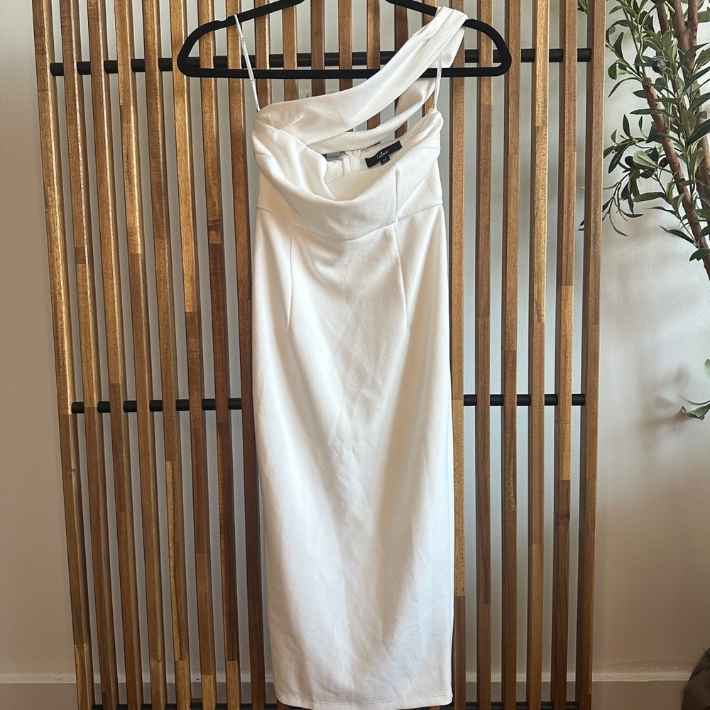 Lulu's Chic White Asymmetrical Dress